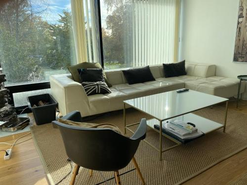 Exclusive 2 level Etage next to Arlanda-City Metro