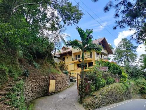 Trekkers Lodge and Cafe