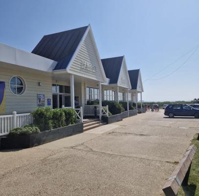 Luxuary Static Caravan Sleeps 6 Coopers Beach - Luxurious Get Away