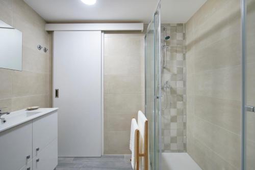 Renovated House Near Beaches, By TimeCooler