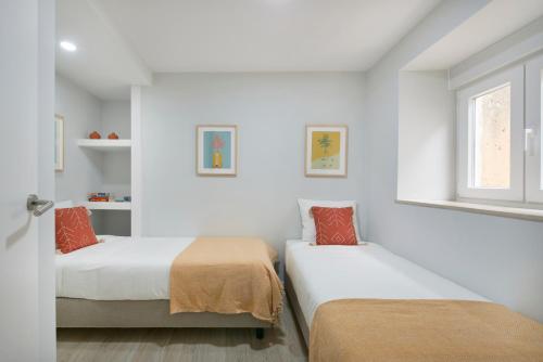 Renovated House Near Beaches, By TimeCooler