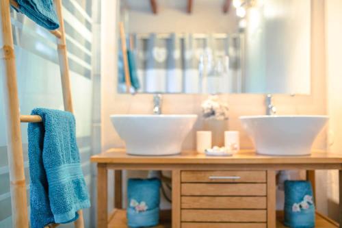 Μπάνιο, Evasion tropicale villa créole avec piscine et bungalow (Evasion tropicale villa creole avec piscine et bungalow) in Σεντ-Λούις