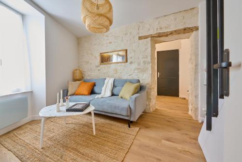 Appartement standing à 7min de Fontainebleau centre, 3min de Moret-sur-Loing et 45min de Paris (1min à pied de la gare)