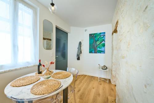 Appartement standing à 7min de Fontainebleau centre, 3min de Moret-sur-Loing et 45min de Paris (1min à pied de la gare)