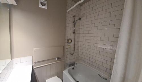 Priory Inn - image 4