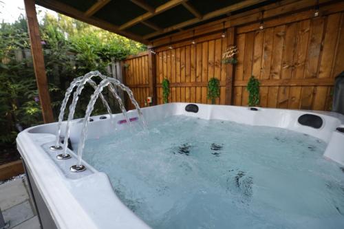 Oasis Retreat Hot Tub Cupar - Apartment