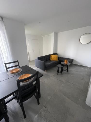 Appartement 4P, au pied de toute commodité - Location saisonnière - Créteil