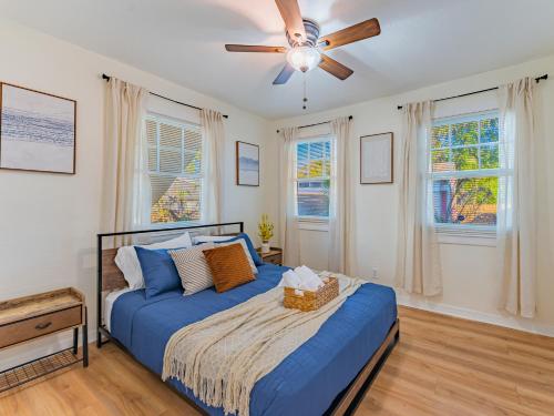 Trendzy Suite w/ King Bed and a Walk to Starbucks in Tampa, USA