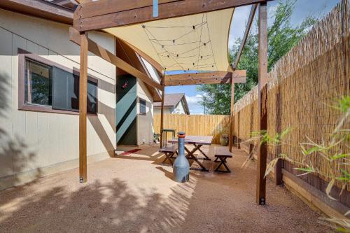 San Antonio Townhome 3 Mi to Lackland AFB! in San Antonio, USA