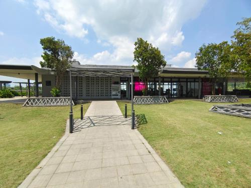 Kanvas Soho Cyberjaya/ Netflix/Gym/Jacuzzi/KLIA - image 13