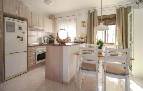 2 Bedroom Beautiful Apartment In Rojales