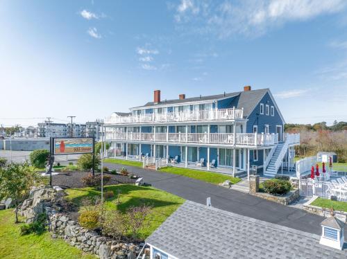 935 Ocean, a Beachside Inn, Hampton