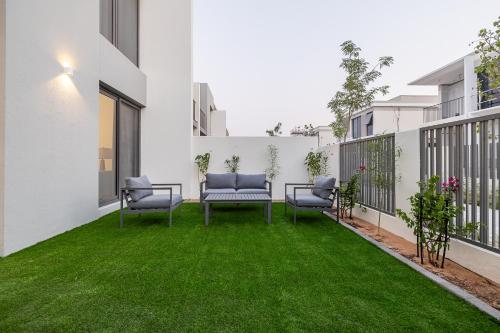 Townhouse with Garden I Tilal Al Ghaf I Newly Furnished - image 13
