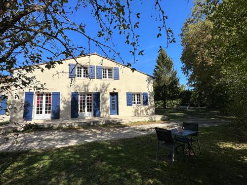 Maison de campagne cosy dans la verdure - Location saisonnière - Champniers