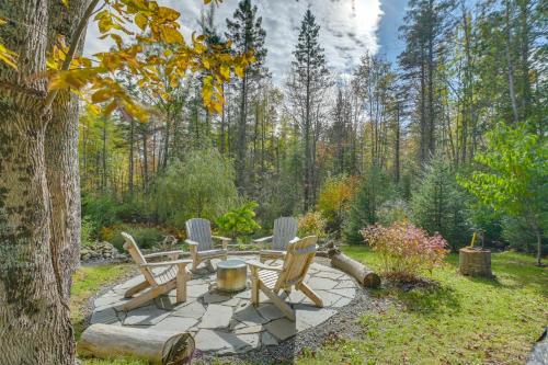 Tranquil Ellsworth Getaway with Fire Pit!