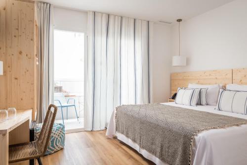 Triple Room (2 Adults + 1 Child)