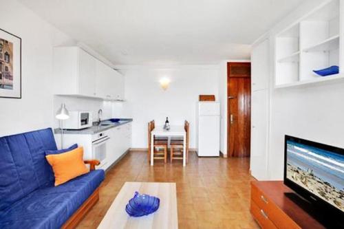 One bedroom appartement with sea view shared pool and enclosed garden at Guia de Isora 1 km away from the beach