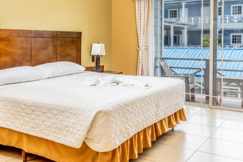 7 beautiful boutique hotels in Flores Guatemala