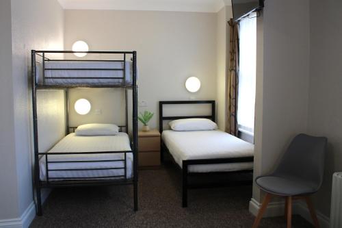 Lords Hotel - main image