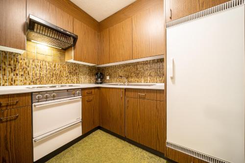 廚房, 6404 Geraeumige 2,5 Maisonette-Wohnung im Dachgeschoss mit Balkon und Blick auf den Inn in 塔拉斯普