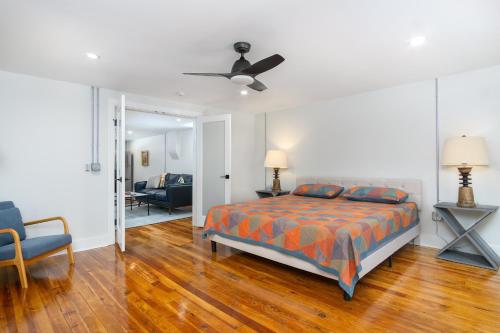 Cherry Street Loft B Pet-Friendly & In the Heart of Downtown Black Mtn! in Black Mountain, USA