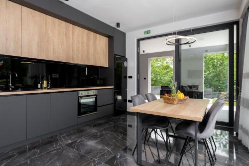 مطبخ, Villa Alison Deluxe Junior with private spa and heated swimming pool in Zupanici