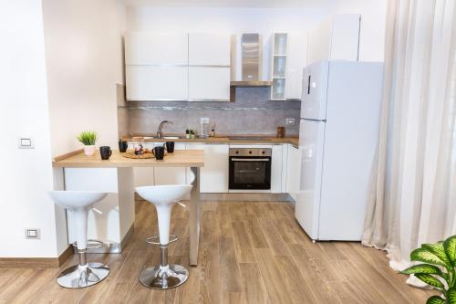 Noh Collection 2BDR apartment- Vatican Area, Рим (фото 6)