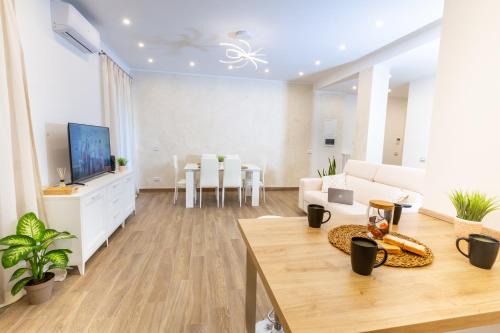 Noh Collection 2BDR apartment- Vatican Area, Рим (фото 8)