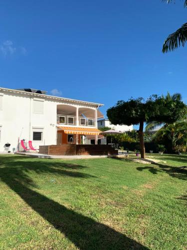 Maison de 2 chambres avec piscine privee jardin clos et wifi a Sainte Anne