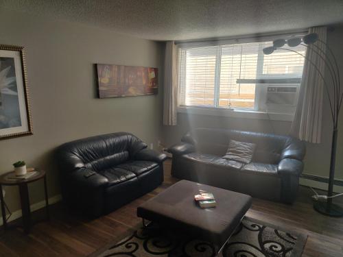 A Home Away - Well Appointed 2 bedroom unit in quiet area!