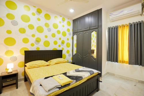 Stylish 1.5 BHK A/C at BanjaraHills Near CareHospitals