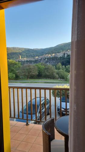 Skats, Hostal Mont-Rock in Sant Jaume De Llierca