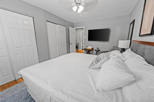 411 San Juan Recently Renovated 2 Bedroom TownHome - image 5