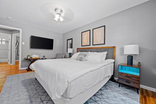 411 San Juan Recently Renovated 2 Bedroom TownHome - image 8