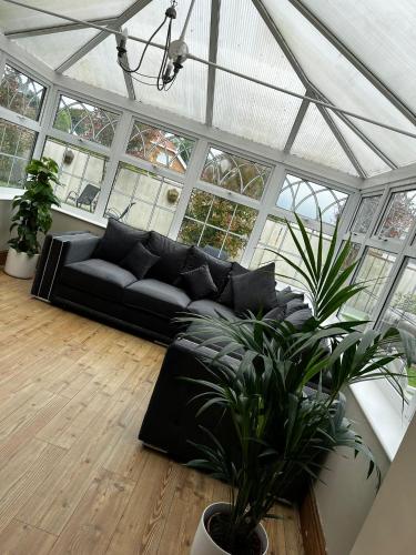 Kilátás, Family & friends get together birthday hot tub in Nottage