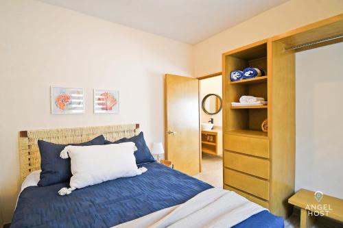 NEW Comfy Stay with Pool Onsite Steps from Malecón