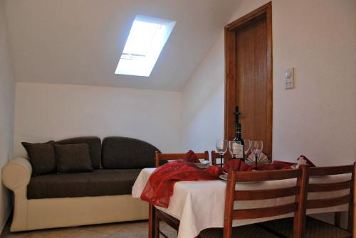 Apartmani Bonik - image 13