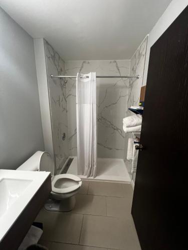 Microtel Inn by Wyndham Atlanta Airport - image 4
