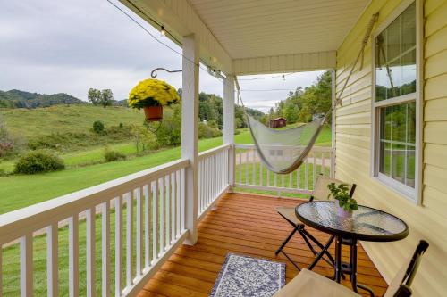 Riverfront North Carolina Abode with Deck and Fire Pit