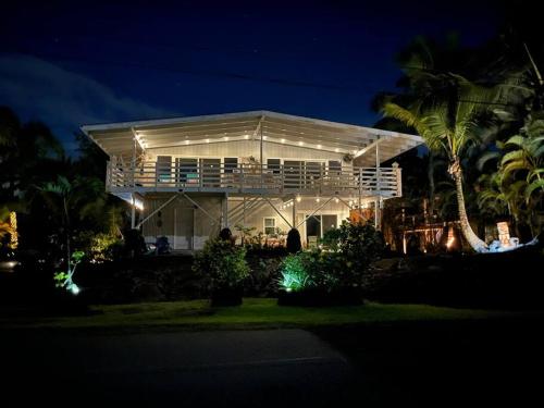 Stunning Ocean Views - Whale House Hawaii in Hawaiian Paradise Park (HI)