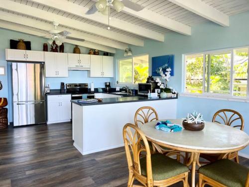 Stunning Ocean Views - Whale House Hawaii in Hawaiian Paradise Park (HI)