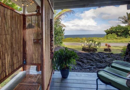Stunning Ocean Views - Whale House Hawaii in Hawaiian Paradise Park (HI)