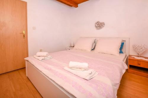 Apartments Grozdana - image 12