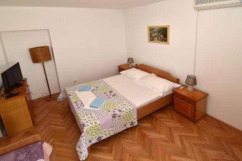 Three-Bedroom Apartment image 5