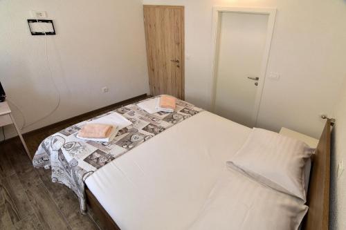 Two-Bedroom Apartment image 3