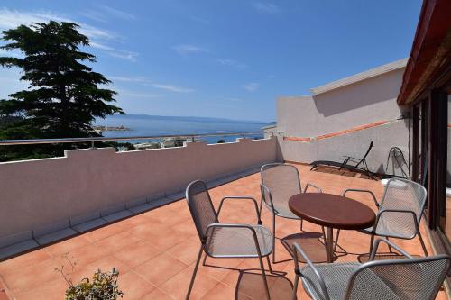 Two-Bedroom Apartment room in Apartments Good