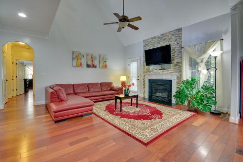 High Point Vacation Rental with Private Deck! in High Point, USA