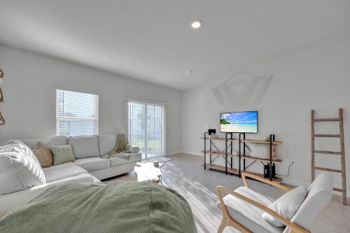 The Dunes, 3 BD Home, Pool, Close to Beach, Dog Park