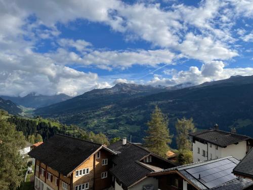 Apkārtne, Attic in the Alps in Luzein