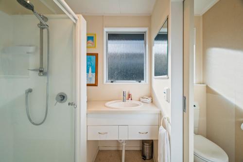 Kinder Cottage - Taupo - image 2